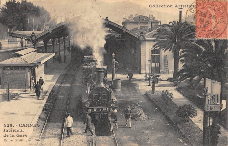 Carte postale ancienne Cannes - Interieur De La Gare - Train à Cannes