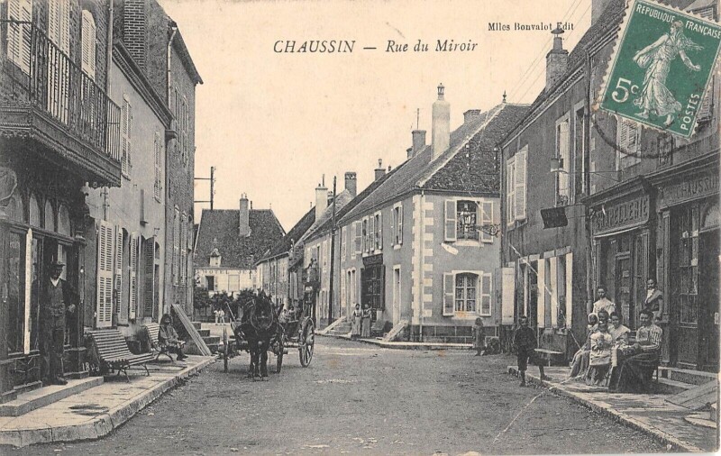 Carte postale ancienne Chaussin - Rue Du Miroir à Chaussin