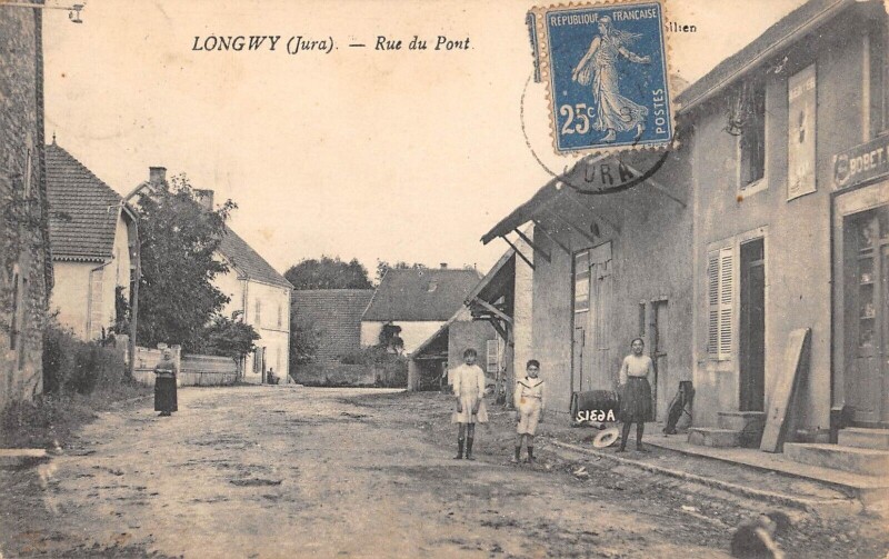 Carte postale ancienne Longwy - Jura - Rue Du Pont - cliché rare