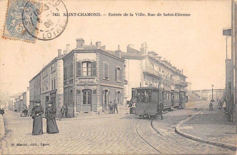Carte postale ancienne Saint Chamond / Entree De La Ville / Rue De Saint Etienne / Tramway à Saint-Chamond