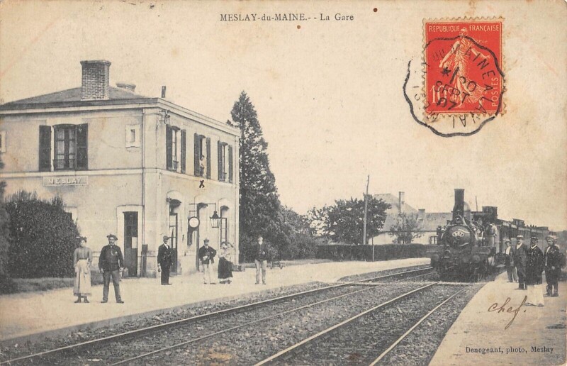 Carte postale ancienne Meslay Du Maine - La Gare - Train à Meslay-du-Maine