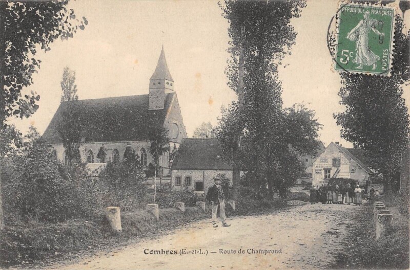 Carte postale ancienne Combres - Route De Champrond à Combres