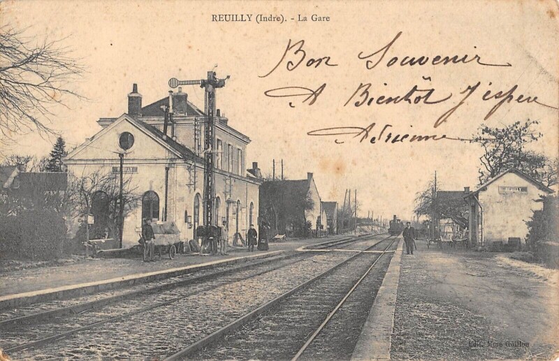 Carte postale ancienne Reuilly - La Gare - Train à Reuilly