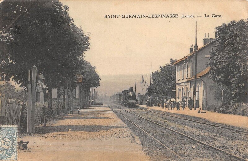 Carte postale ancienne Saint Germain L'Espinasse / La Gare / Train
