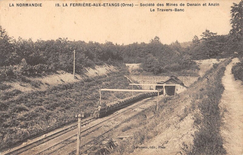 Carte postale ancienne La Ferriere Aux Etangs - Le Travers Blanc