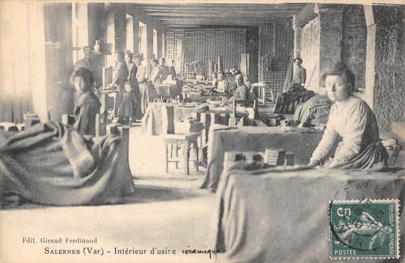 Carte postale ancienne Salernes - Interieur D'Usine à Salernes