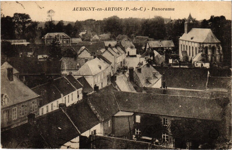 Carte postale ancienne Aubigny-en-Artois Panorama à Aubigny-en-Artois