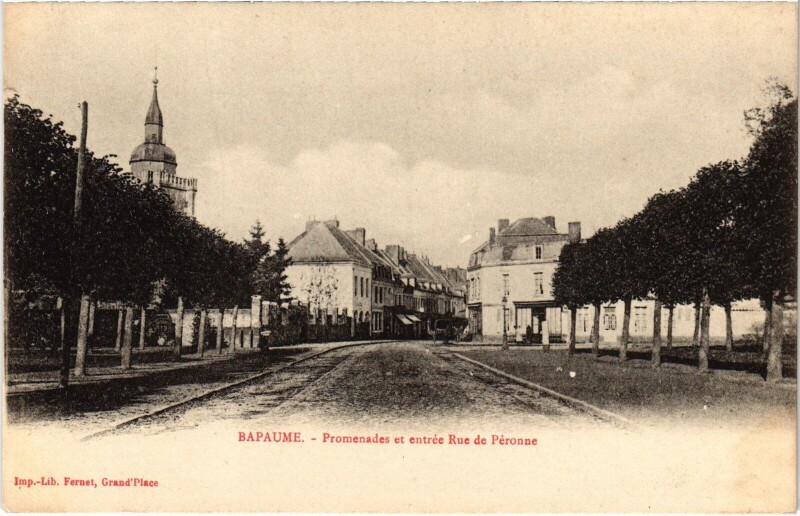 Carte postale ancienne Bapaume Promenades Rue de Péronne à Bapaume