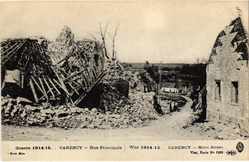 Carte postale ancienne Carency Rue principale Guerre à Carency