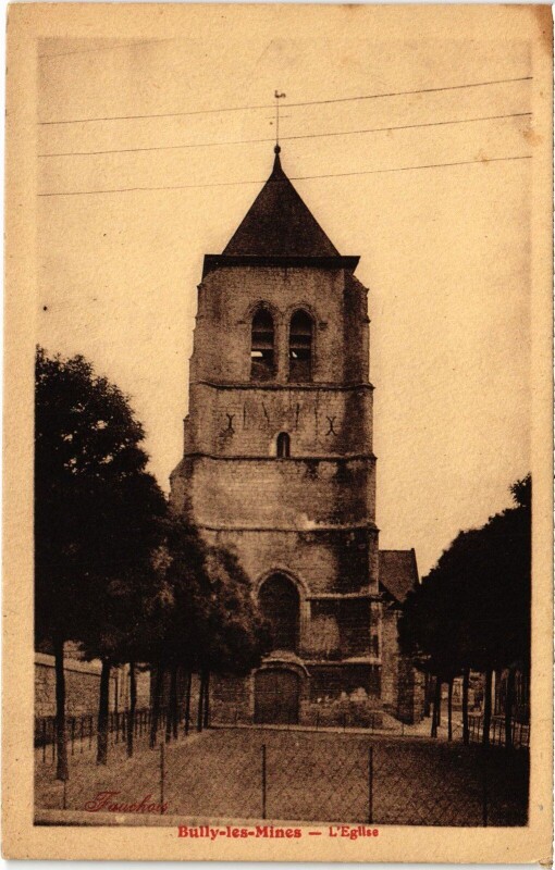 Carte postale ancienne Bully-les-Mines Eglise à Bully-les-Mines