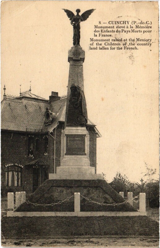 Carte postale ancienne Cuinchy Monument aux Morts à Cuinchy