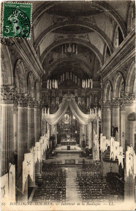 Carte postale ancienne Boulogne-sur-Mer Basilique interieur à Boulogne-sur-Mer