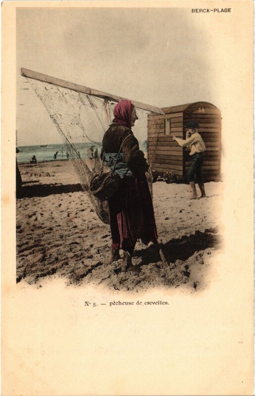 Carte postale ancienne Berck-Plage Pecheuse de crevettes à Berck