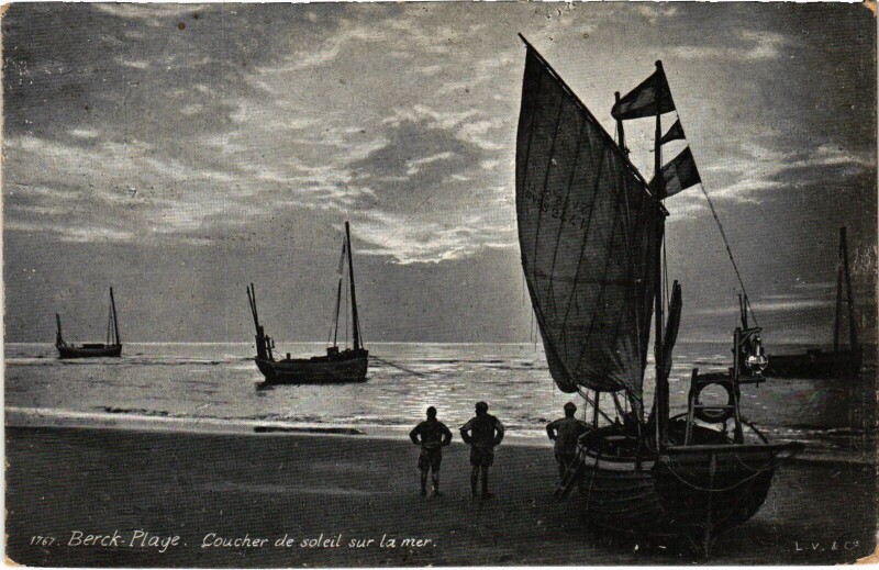 Carte postale ancienne Berck-Plage Coucher de soleil sur la mer à Berck