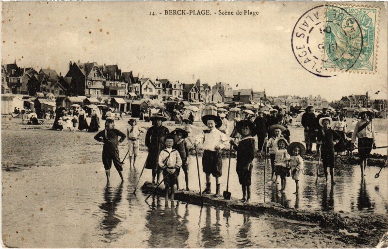 Carte postale ancienne Berck-Plage Scene de Plage à Berck