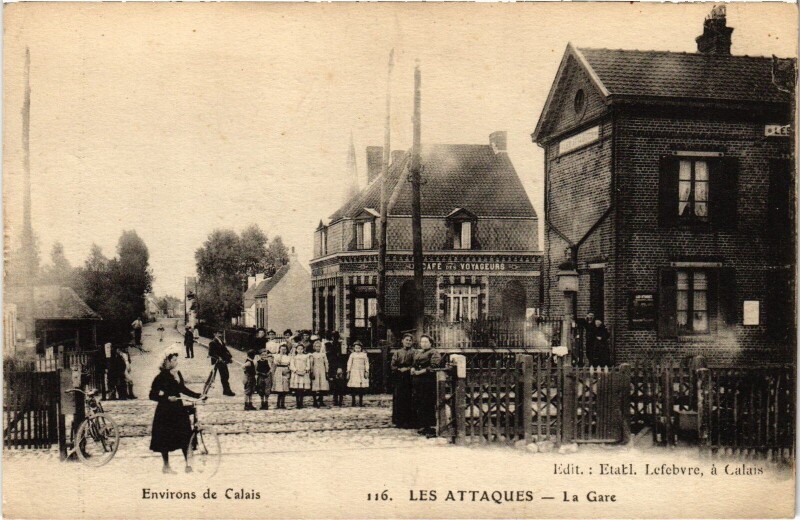 Carte postale ancienne Les Attaques La Gare aux Attaques