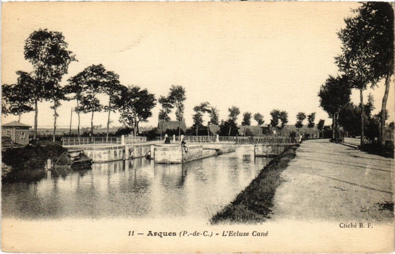 Carte postale ancienne Arques Ecluse Cané à Arques