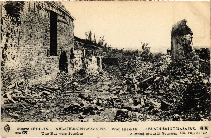 Carte postale ancienne Ablain-Saint-Nazaire une rue Guerre à Ablain-Saint-Nazaire