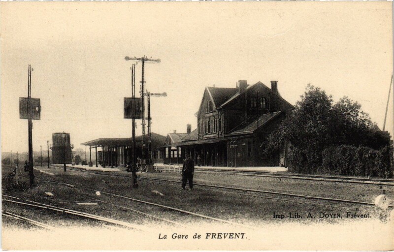 Carte postale ancienne Frevent La Gare