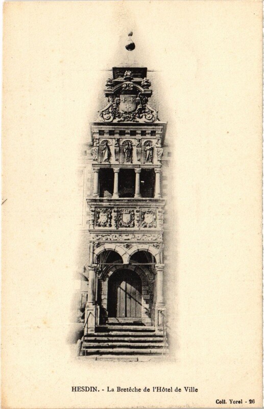 Carte postale ancienne Hesdin Hotel de Ville La breteche à Hesdin