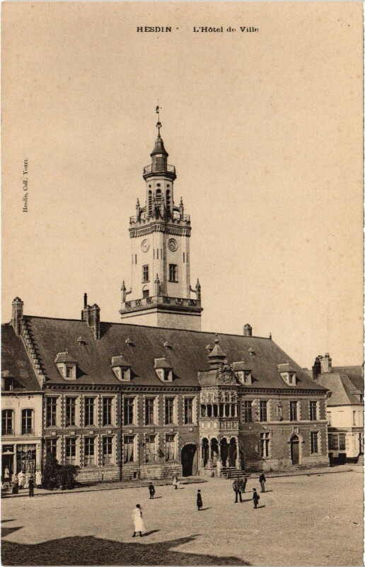 Carte postale ancienne Hesdin Hotel de Ville à Hesdin