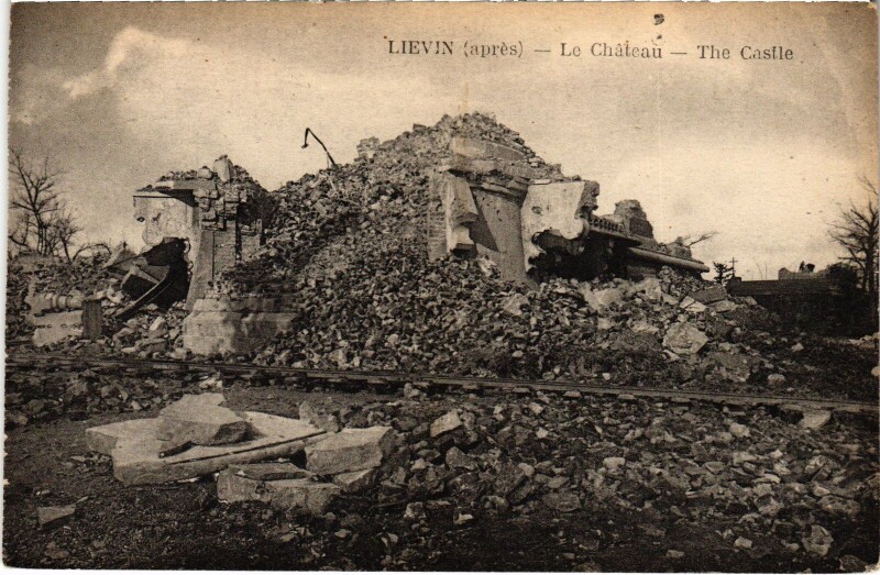Carte postale ancienne Lievin Le Chateau Guerre