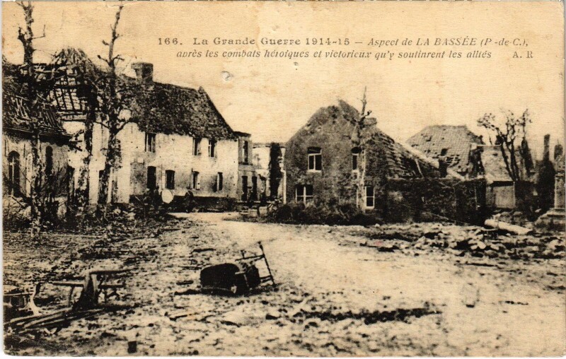 Carte postale ancienne La Bassée Guerre