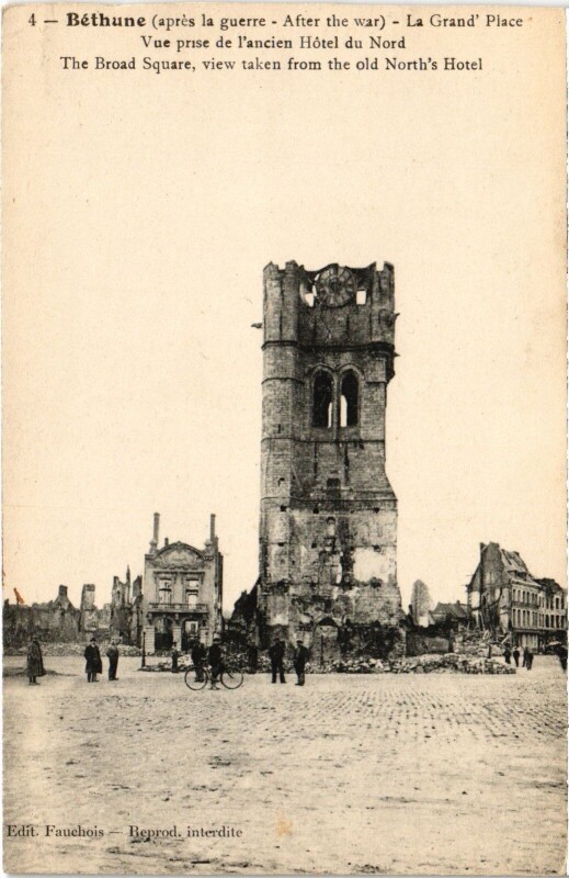 Carte postale ancienne Béthune Grande Place Guerre à Béthune