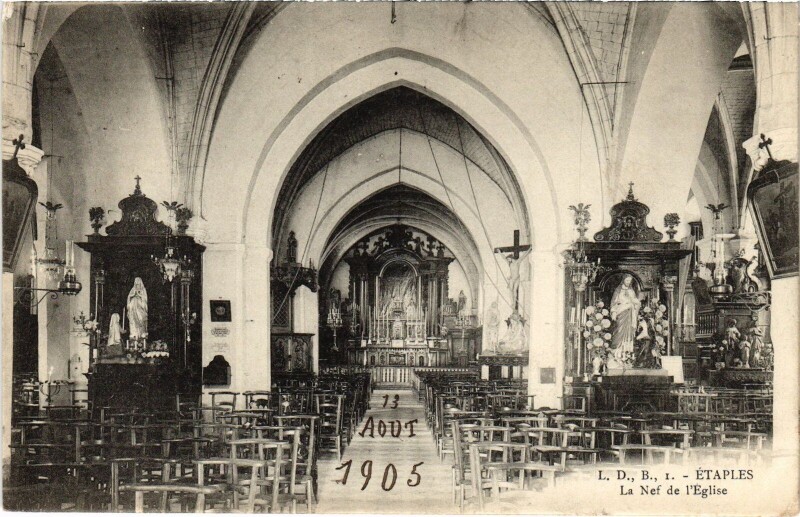 Carte postale ancienne Etaples Eglise La nef
