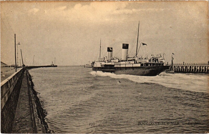 Carte postale ancienne Boulogne-sur-Mer la Jetée à Boulogne-sur-Mer