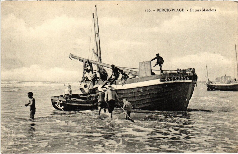 Carte postale ancienne Berck-Plage Futus Matelots à Berck