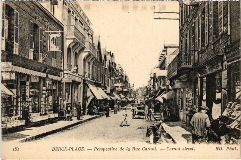 Carte postale ancienne Berck-Plage Rue Carnot à Berck