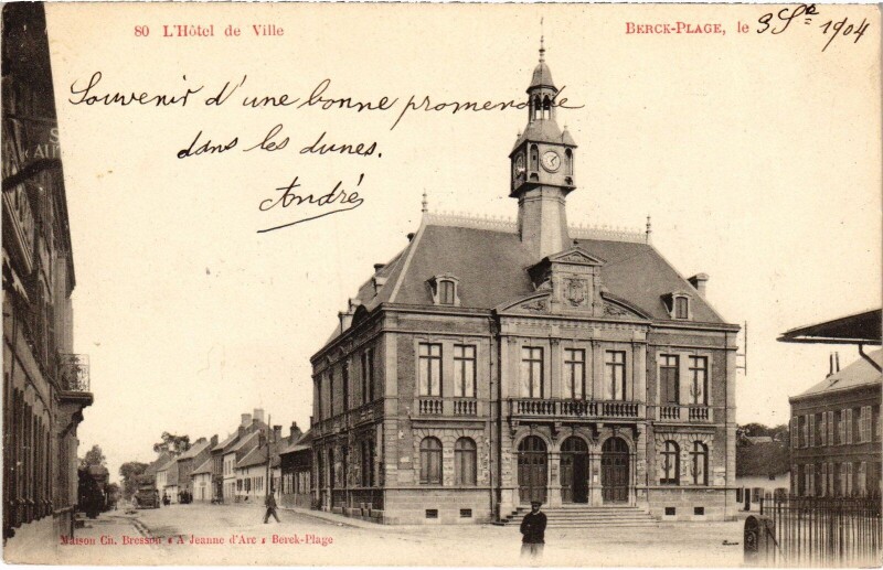 Carte postale ancienne Berck-Plage Hotel de Ville à Berck