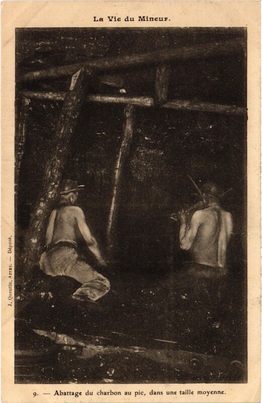 Carte postale ancienne La vie du mineur Abattage du charbon au pic Mining