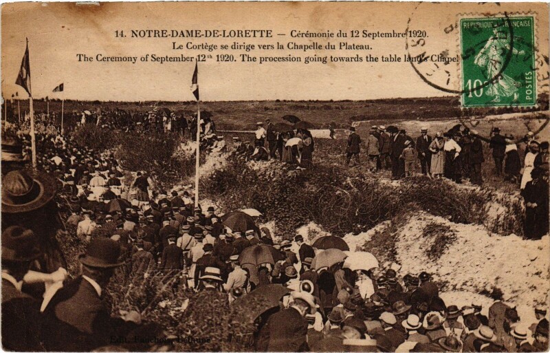 Carte postale ancienne Notre-Dame-de-Lorette Ceremonie 1920