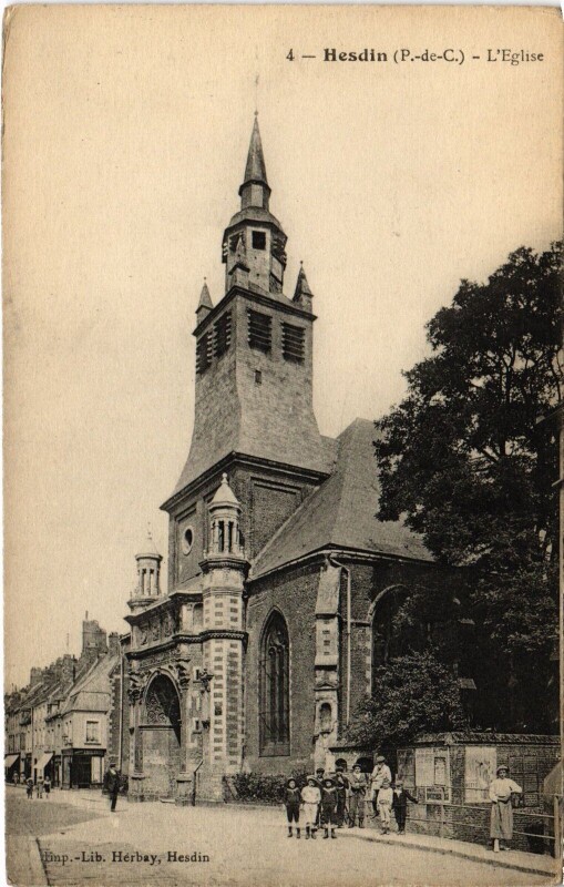 Carte postale ancienne Hesdin Eglise à Hesdin