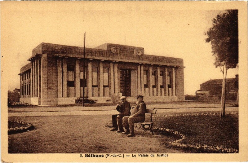 Carte postale ancienne Béthune Palais de Justice à Béthune