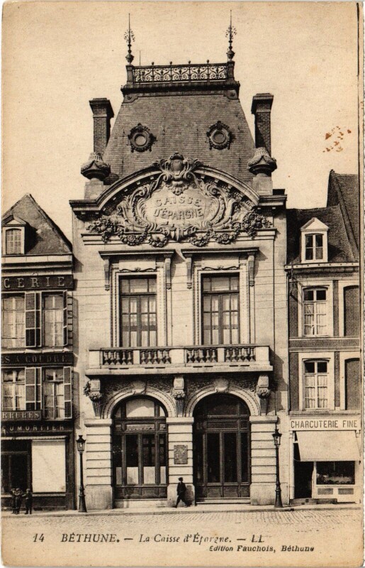 Carte postale ancienne Béthune Caisse d'Epargne à Béthune