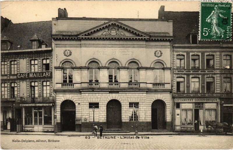 Carte postale ancienne Béthune Hotel de Ville à Béthune