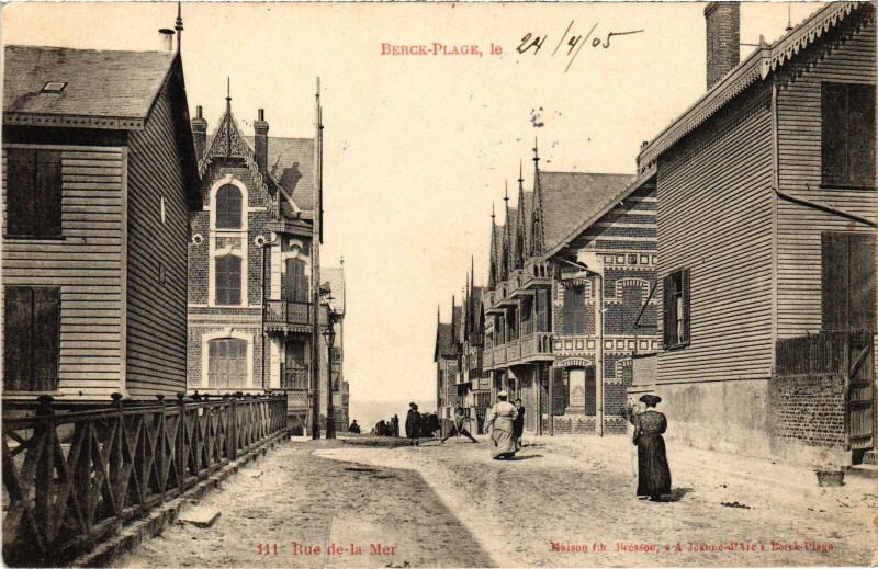 Carte postale ancienne Berck-Plage Rue de la Mer à Berck