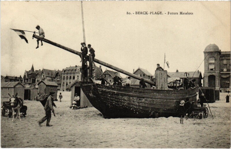 Carte postale ancienne Berck-Plage Futus Matelots à Berck