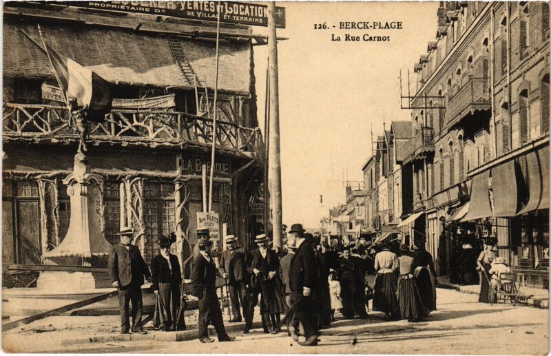 Carte postale ancienne Berck-Plage Rue Carnot à Berck