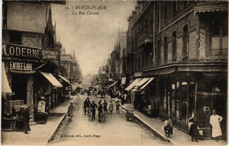 Carte postale ancienne Berck-Plage Rue Carnot à Berck