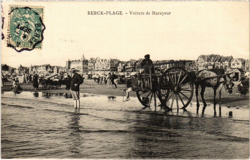 Carte postale ancienne Berck-Plage Voiture de marayeur à Berck