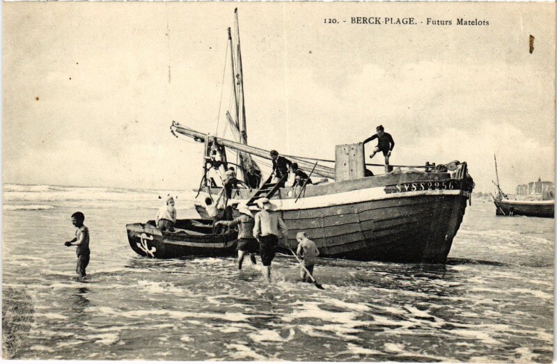 Carte postale ancienne Berck-Plage Futus Matelots à Berck