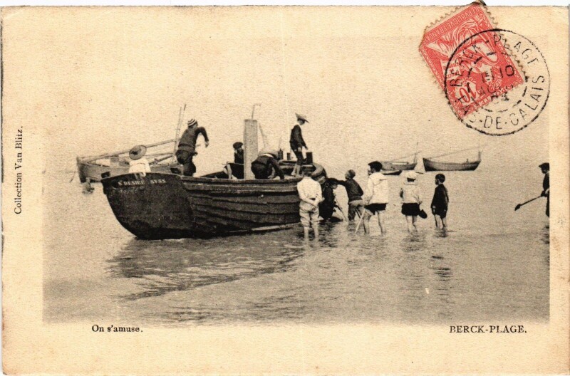 Carte postale ancienne Berck-Plage On s'amuse à Berck