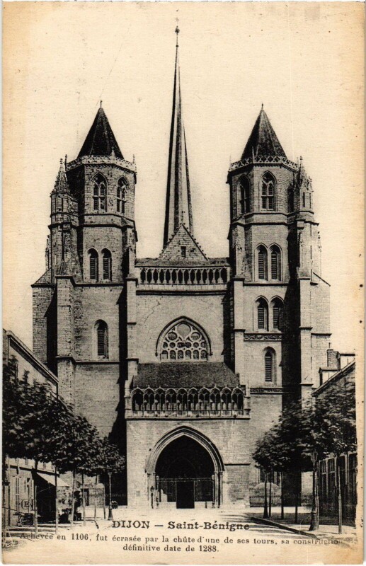 Carte postale ancienne Dijon Cathedrale Saint-Benigne à Dijon