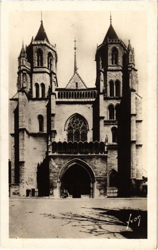 Carte postale ancienne Dijon Cathedrale Saint-Benigne à Dijon