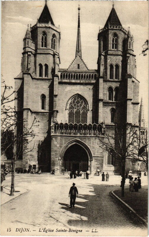 Carte postale ancienne Dijon Cathedrale Saint-Benigne à Dijon