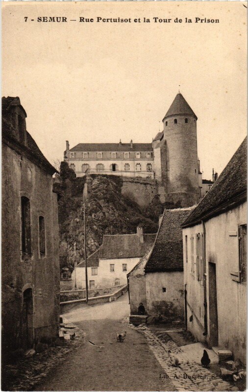 Carte postale ancienne Dijon Rue Pertuisot Tour de la Prison à Dijon